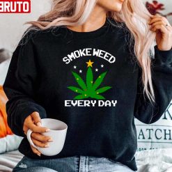 Snoop Dogg Smoke Weed Everyday Christmas Tree Unisex T-Shirt