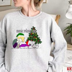 Music Relax Me Christmas Tree Snoopy Friends Unisex Sweatshirt