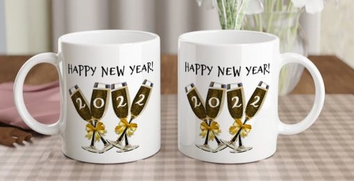 Cheering Happy New Year 2022 Mug