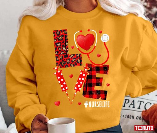 Love Nurselife Valentine Leopard Plaid Heart Unisex T-Shirt