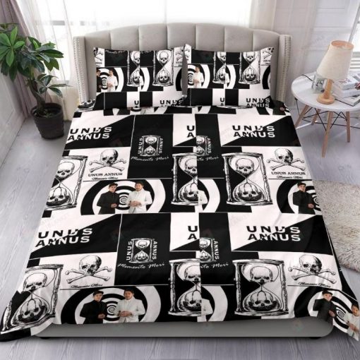 Unus Annus Memento Mori Bedding Set