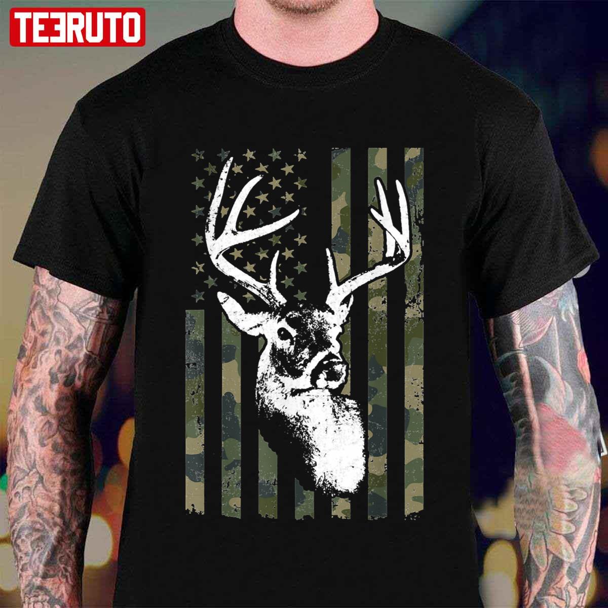 Buck Deer Hunting American Camouflage USA Flag Unisex T-Shirt