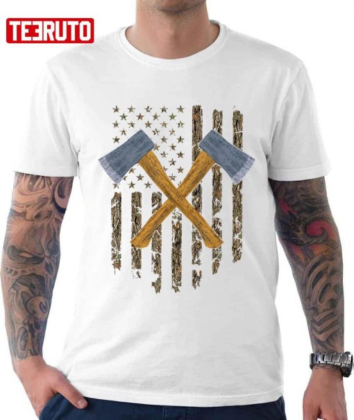 USA Flag Never Underestimate An Old Man With An Axe Unisex T-Shirt