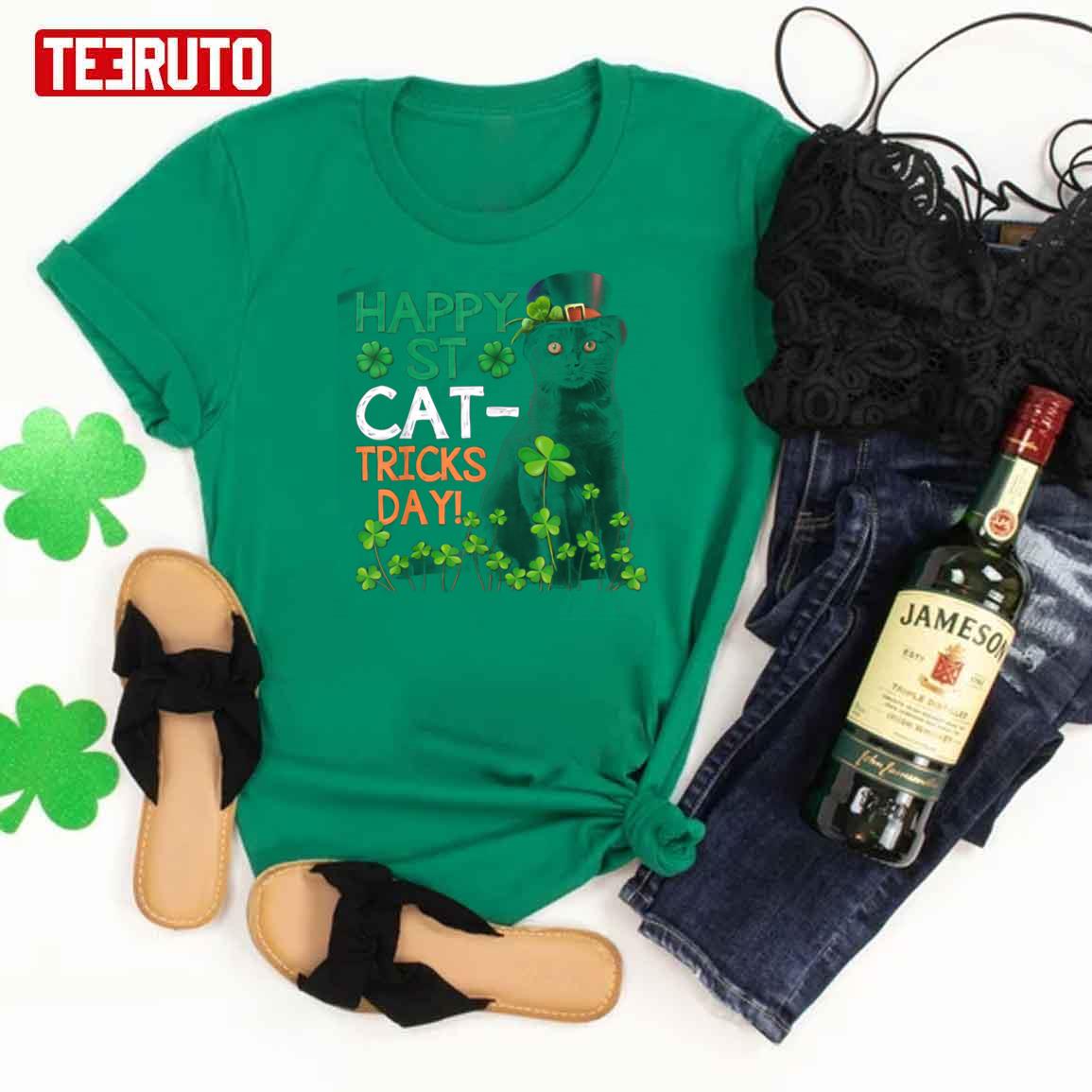 Happy St Cat-Tricks Day Cat With Leprechaun Hat Unisex T-Shirt