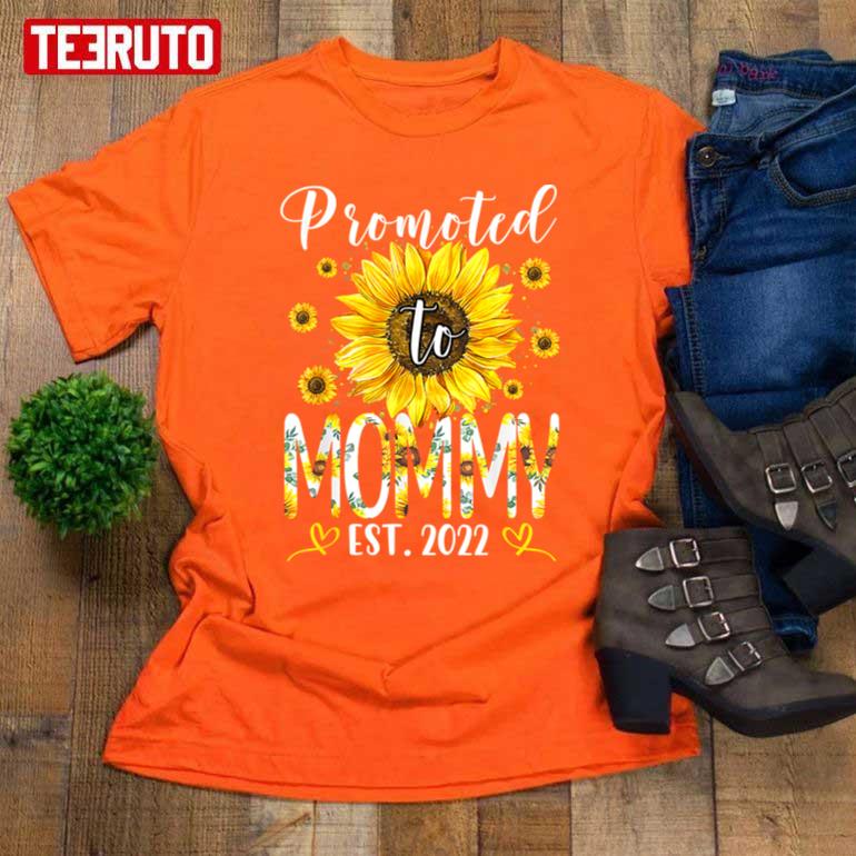 Promoted To Mommy Est 2022 Sunflower Women T-Shirt