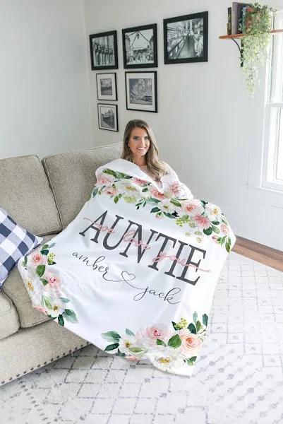 https://teeruto.com/wp-content/uploads/2022/03/aunt-blanket-auntie-mothers-day-gift-floral-style-blanket-christmas-giftalpgv.jpg