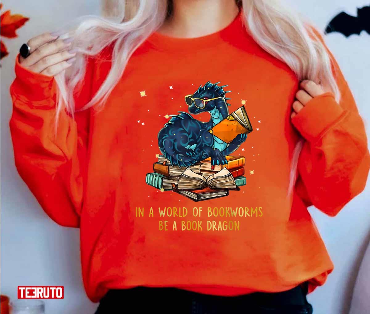 Dragon Lovers Reading Book Nerds Unisex T-Shirt
