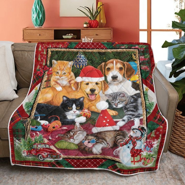 Merry Christmas Quilt Blanket, Christmas Gift, Christmas Meeting Cats And Dogs Quilt Blanket