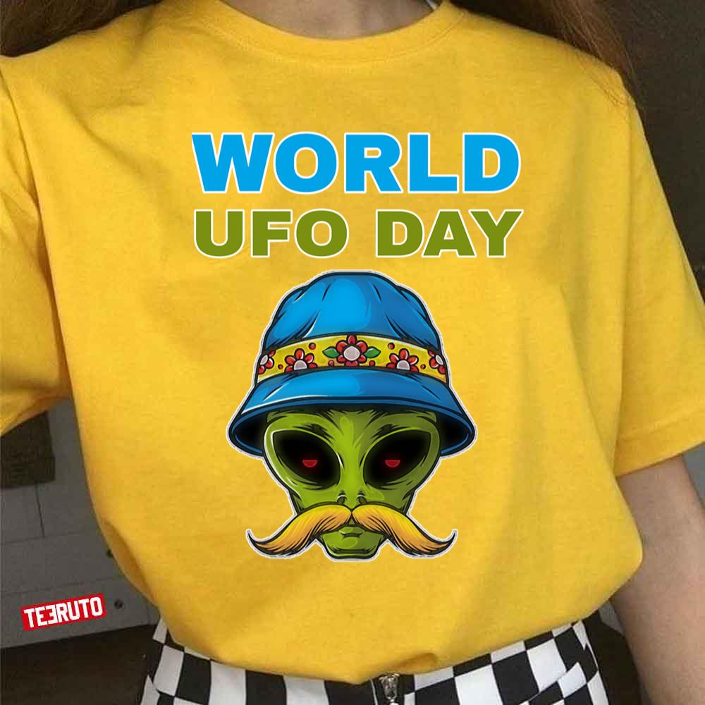 World Ufo Day Funny Alien Art Unisex T-Shirt