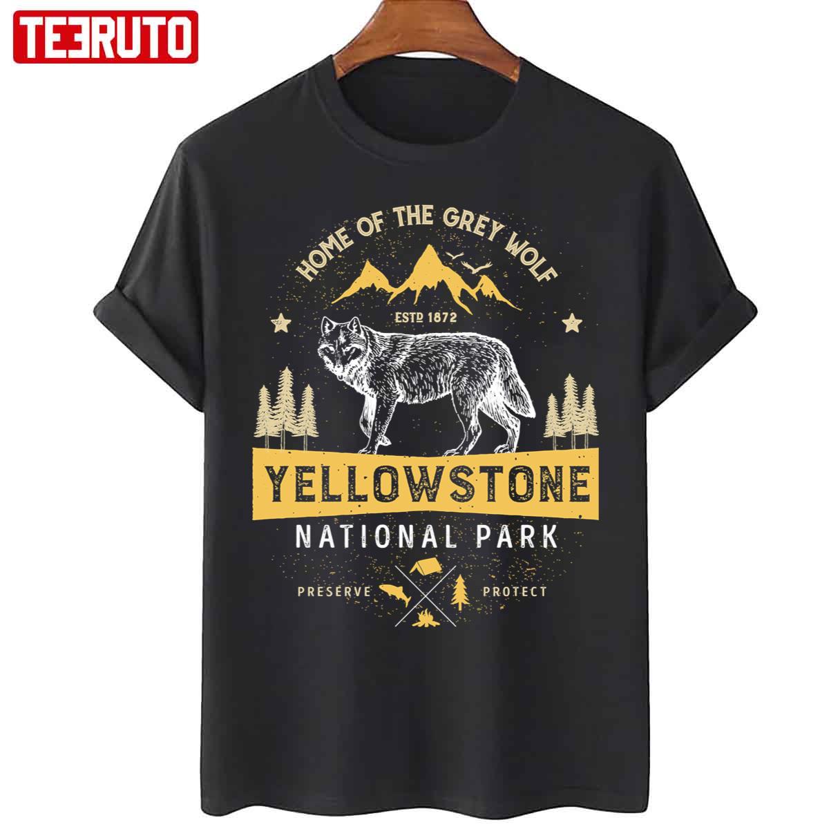 Yellowstone National Park Grey Wolf Vintage Unisex T-Shirt