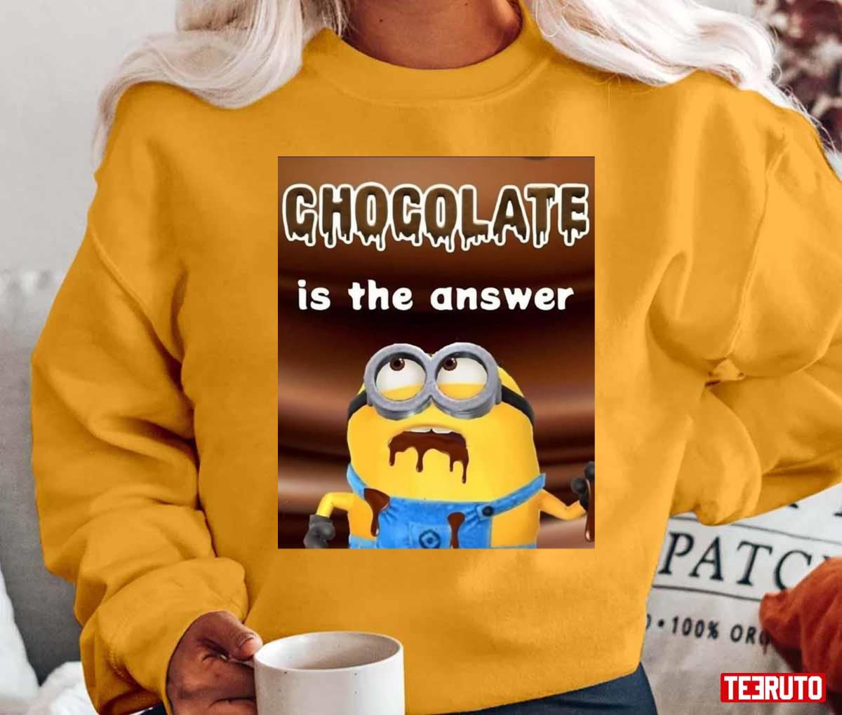 Funny Minions Is Hungry And Eating Chocolate Gifts Unisex T-Shirt