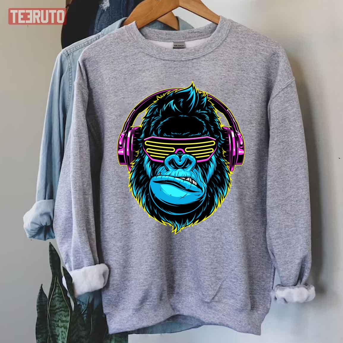 Funny Monkey Wearing Headphones Dj Gorilla Unisex Sweatshirt
