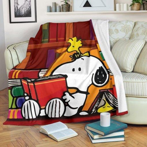 Bookworm Snoopy Premium Blanket