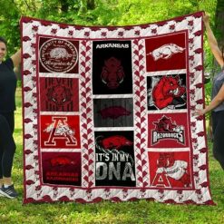 Never Yield Ncaa Arkansas Razorbacks Quilt Blanket
