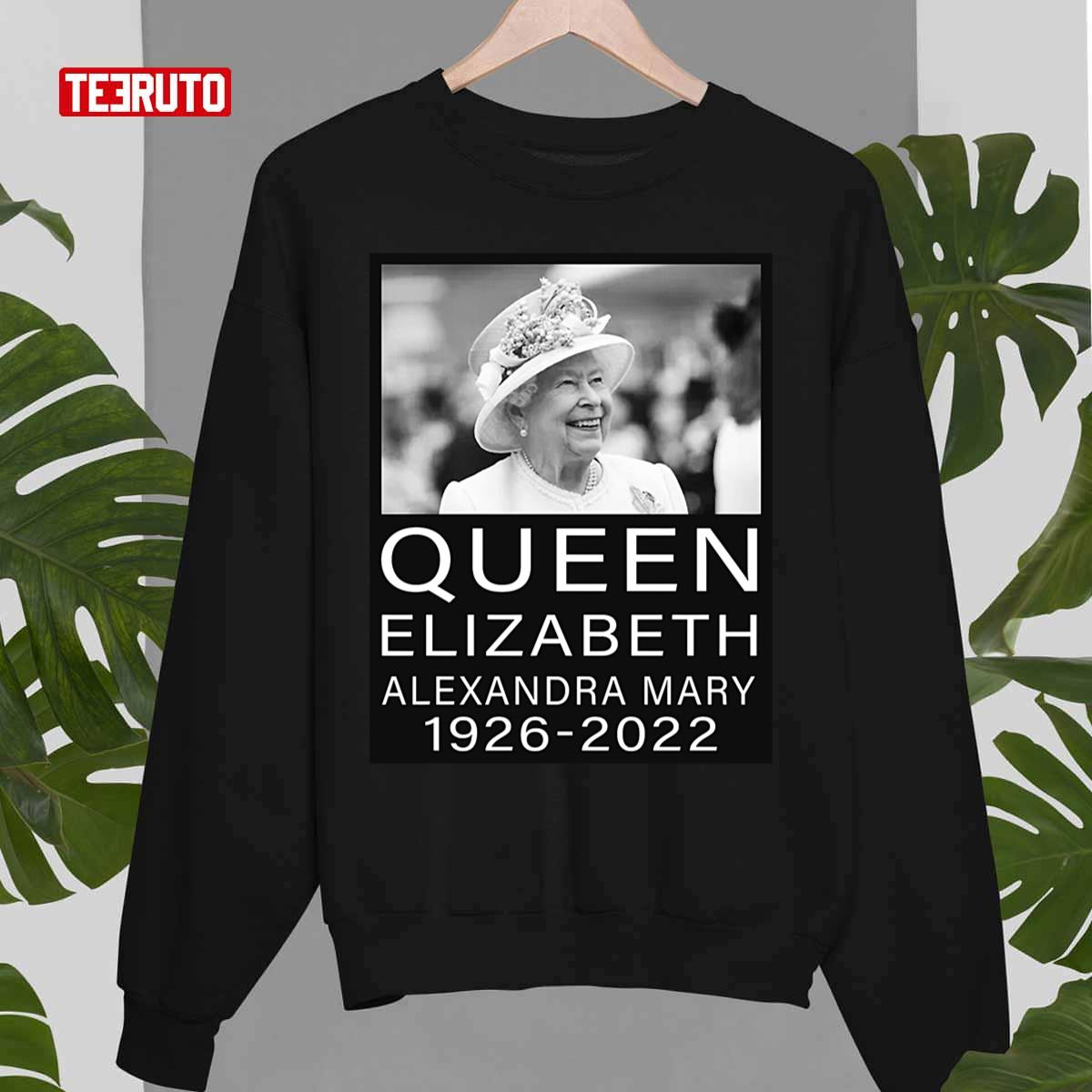 The Queen With Her Smile RIP Elizabeth Alexandra Mary 1926-2022 Unisex Sweatshirt