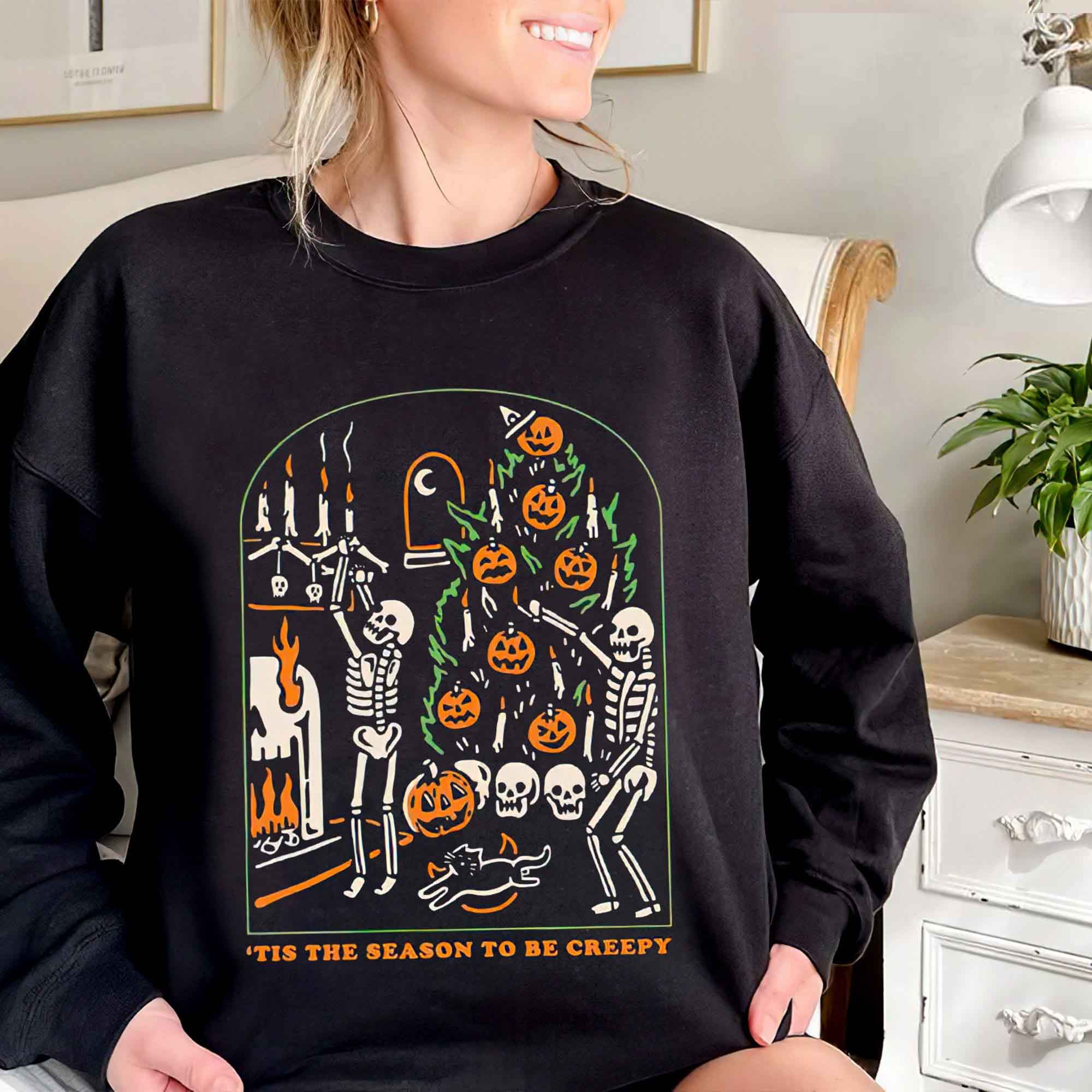 Tis The Season To Be Creepy Skeleton & Pumpkins Retro Halloween Unisex T-Shirt