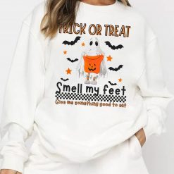 Trick Or Treat Smell My Feet Spooky Season Funny Halloween Unisex T-Shirt
