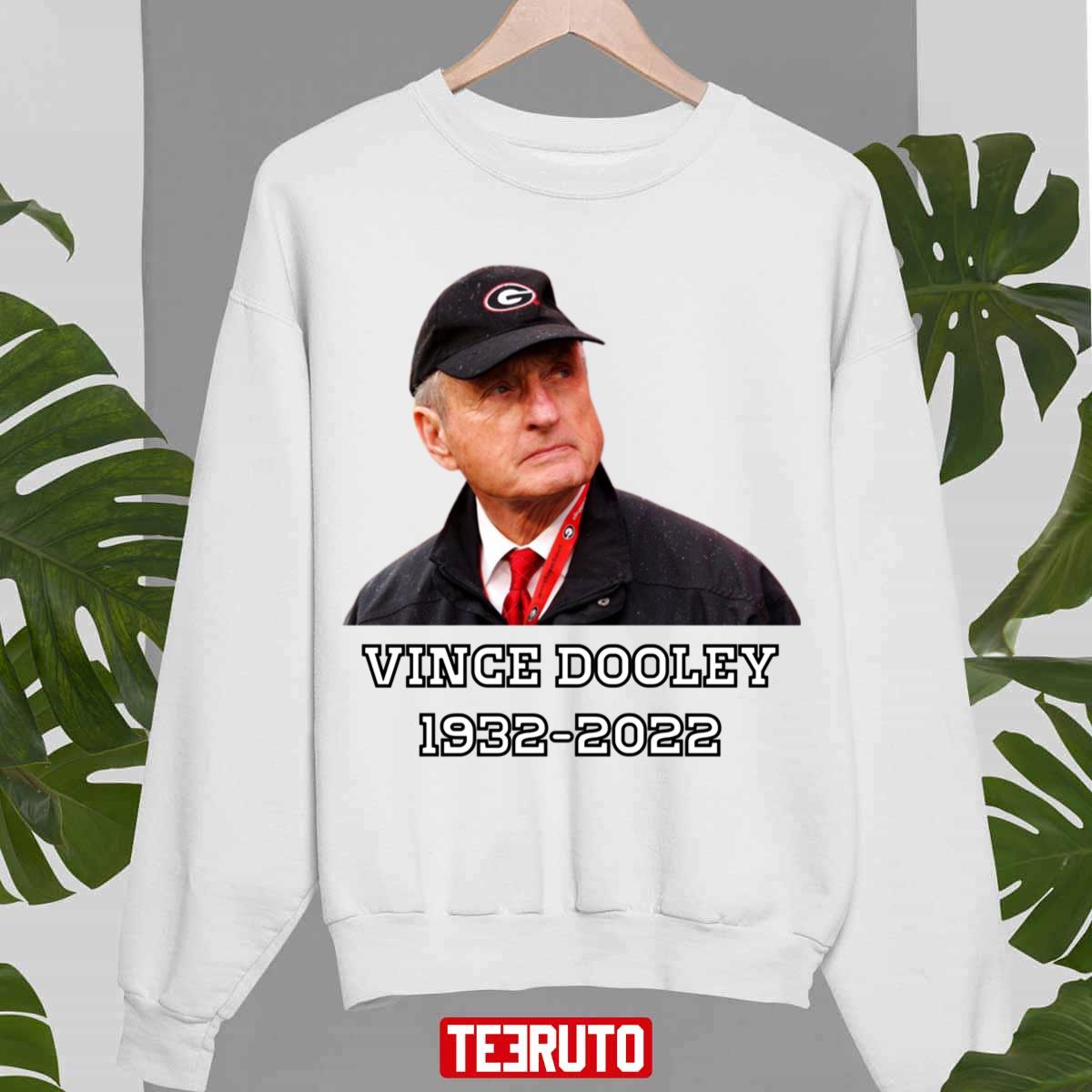 Rip Vince Dooley Georgia 1932 2022 Football Coach Unisex Sweatshirt