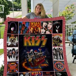 Xmas Kiss Collected Quilt Blanket