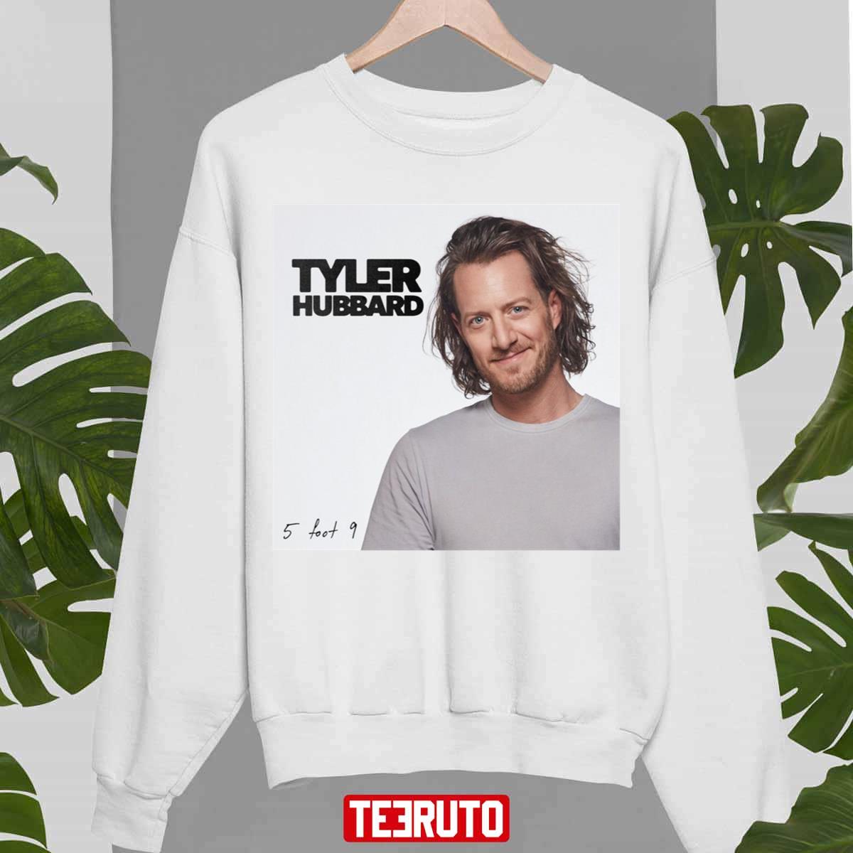 5 Foot 9 Tyler Hubbard Unisex Sweatshirt - Teeruto