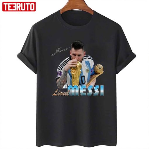 Signature Design Lionel Messi Kissing World Cup 2022 Argentina Football Unisex T-Shirt