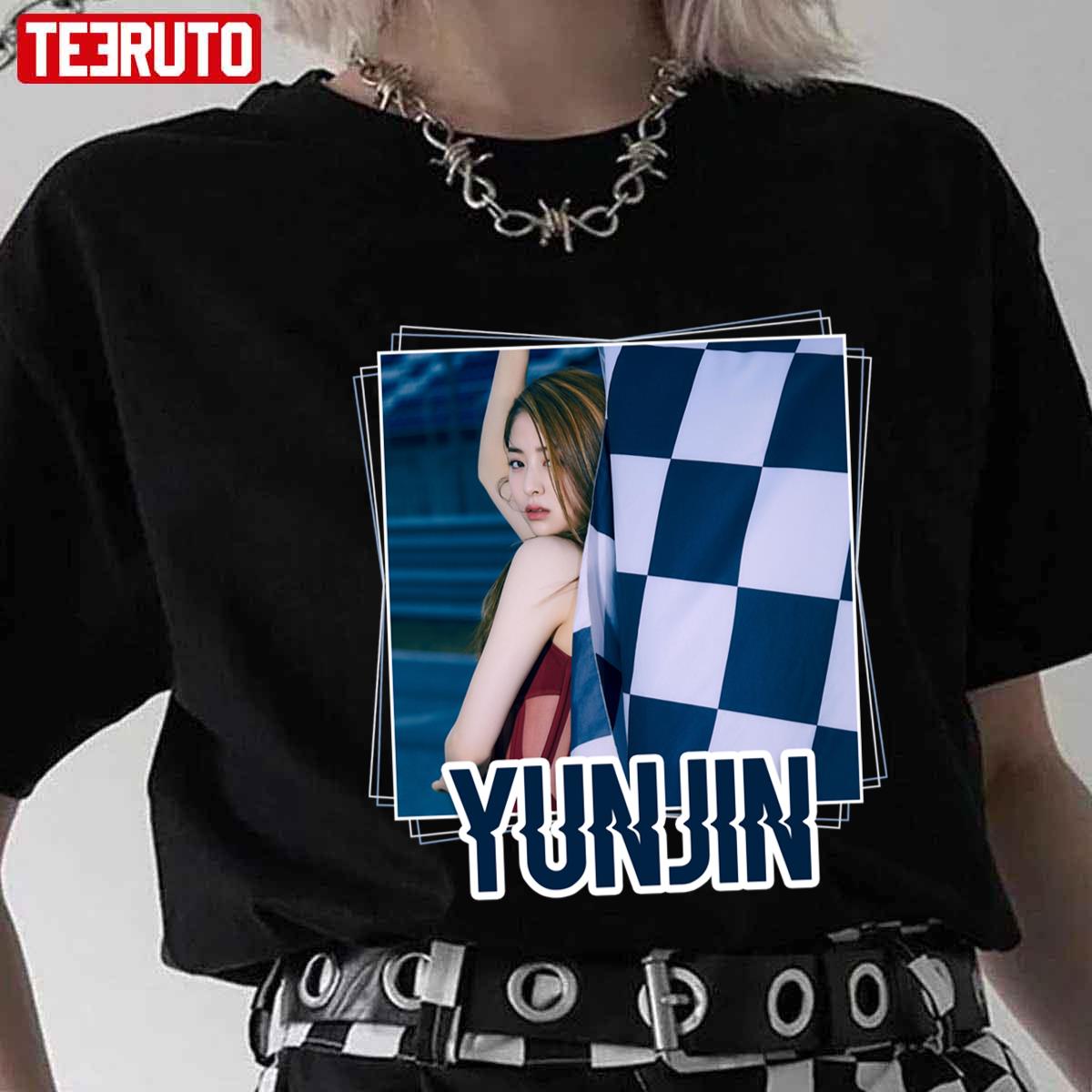 Yunjin Le Sserafim Vocalist Unisex T-Shirt