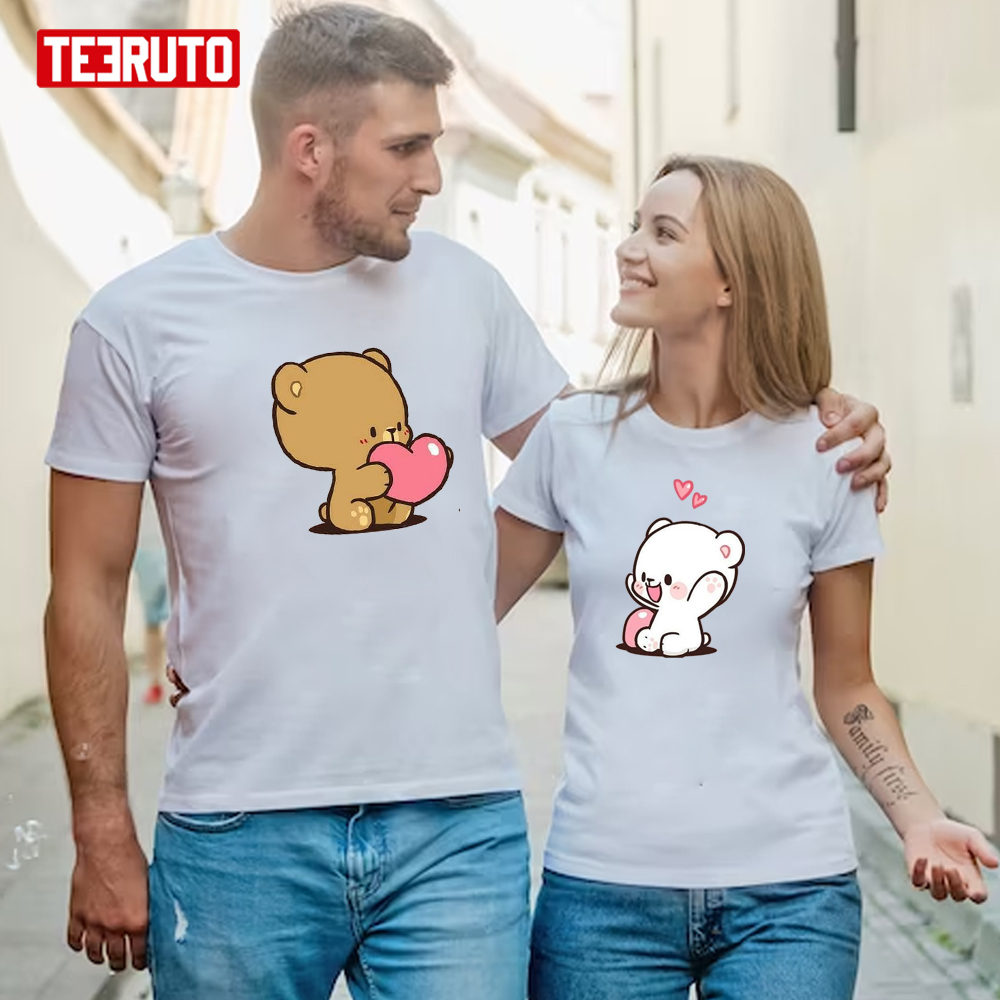 Lovely Bear Giving Heart Couple Matching Valentine’s Day Unisex T-Shirt