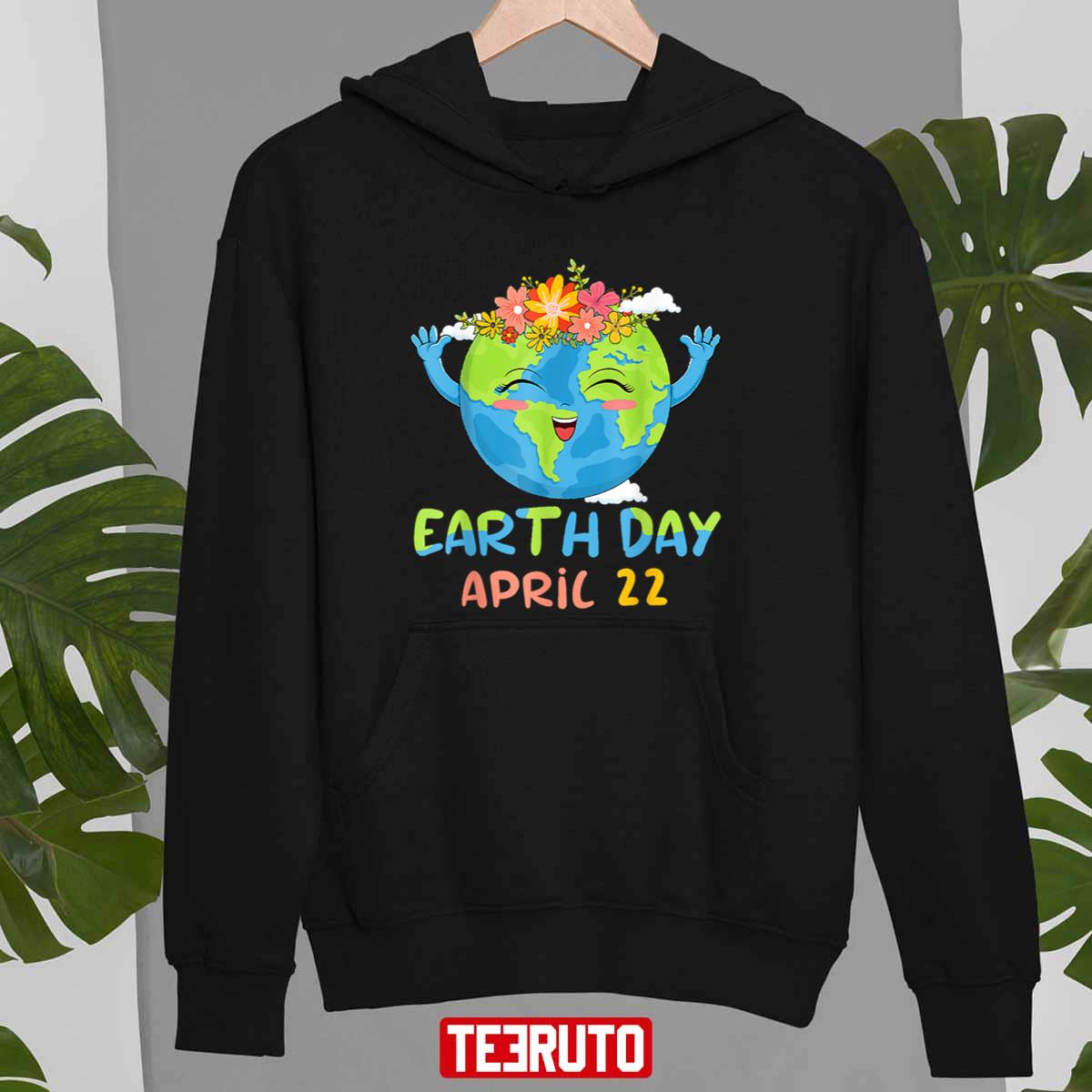 Earth Day Everyday Green Rainbow And Heart Trending Rainbow April 22 Unisex T-shirt
