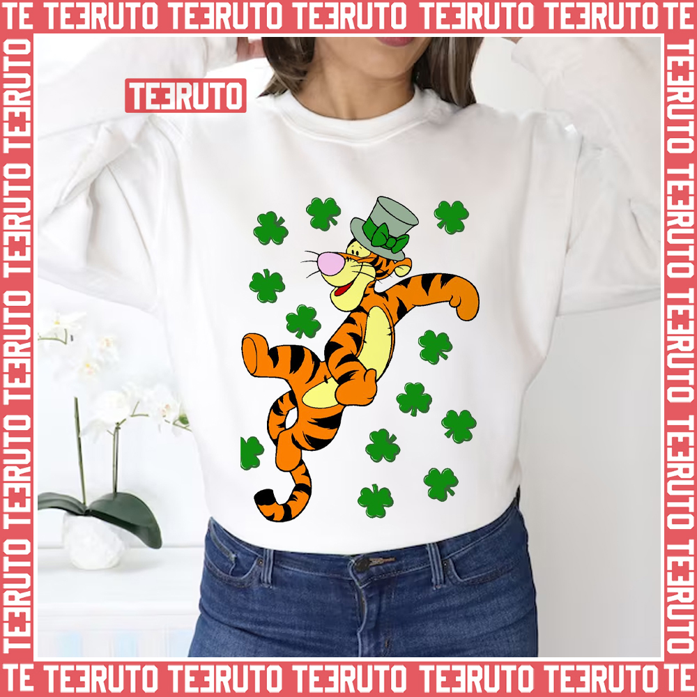 Tiger And Lucky Clovers Winnie And The Pooh Saint Patrick's Day Unisex Sweatshirt