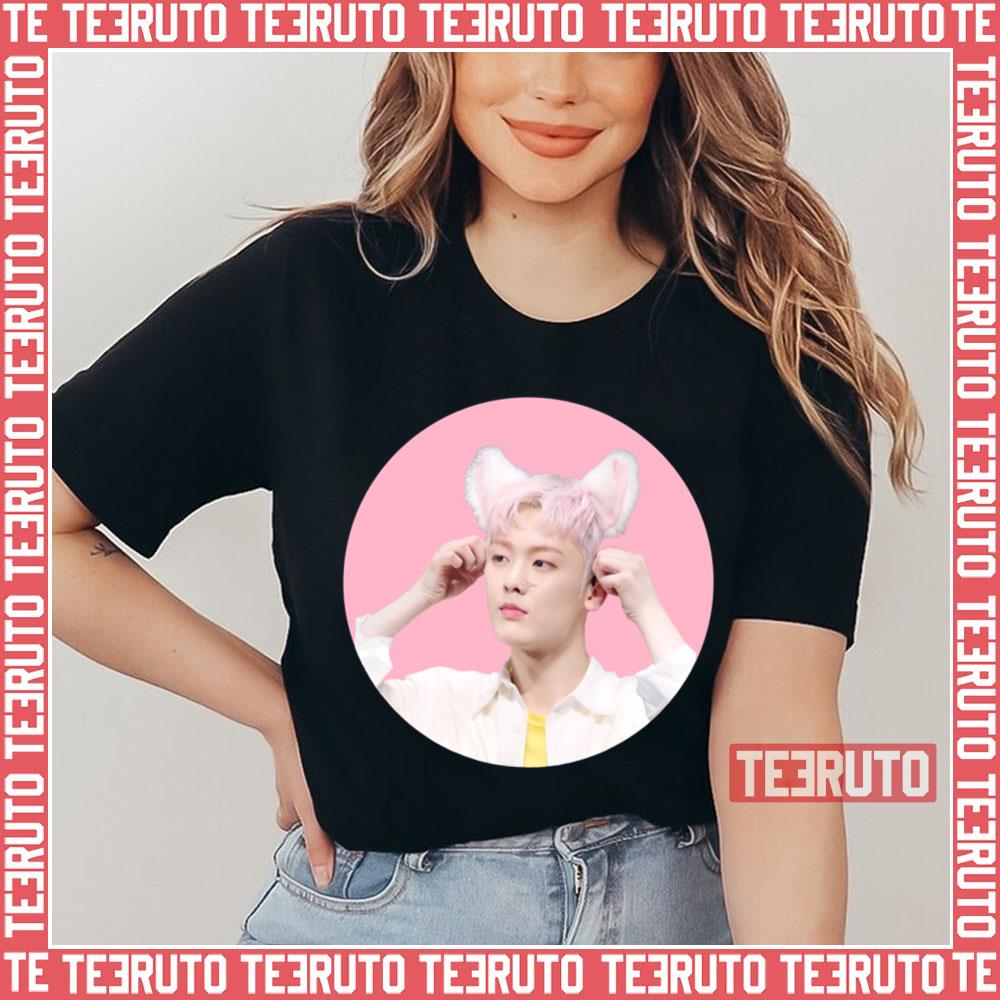 Astro Pink Sanha Unisex T-Shirt